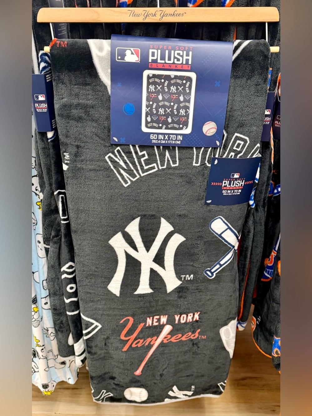 New York Yankees plush blanket throw
